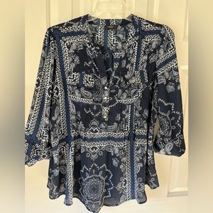 Cocomo Popover Top V-Neck Pin Tuck 3/4 Sleeve Blouse Blue White Paisley …